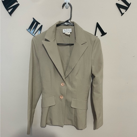 Women’s Button Up & Blazer BUNDLE ( 3 pcs ) - Picture 4 of 6